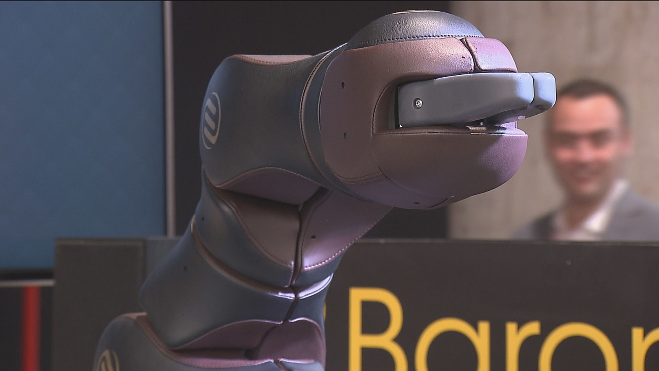 HIP 2020 nos muestran robots que sirven cervezas y los hoteles del futuro