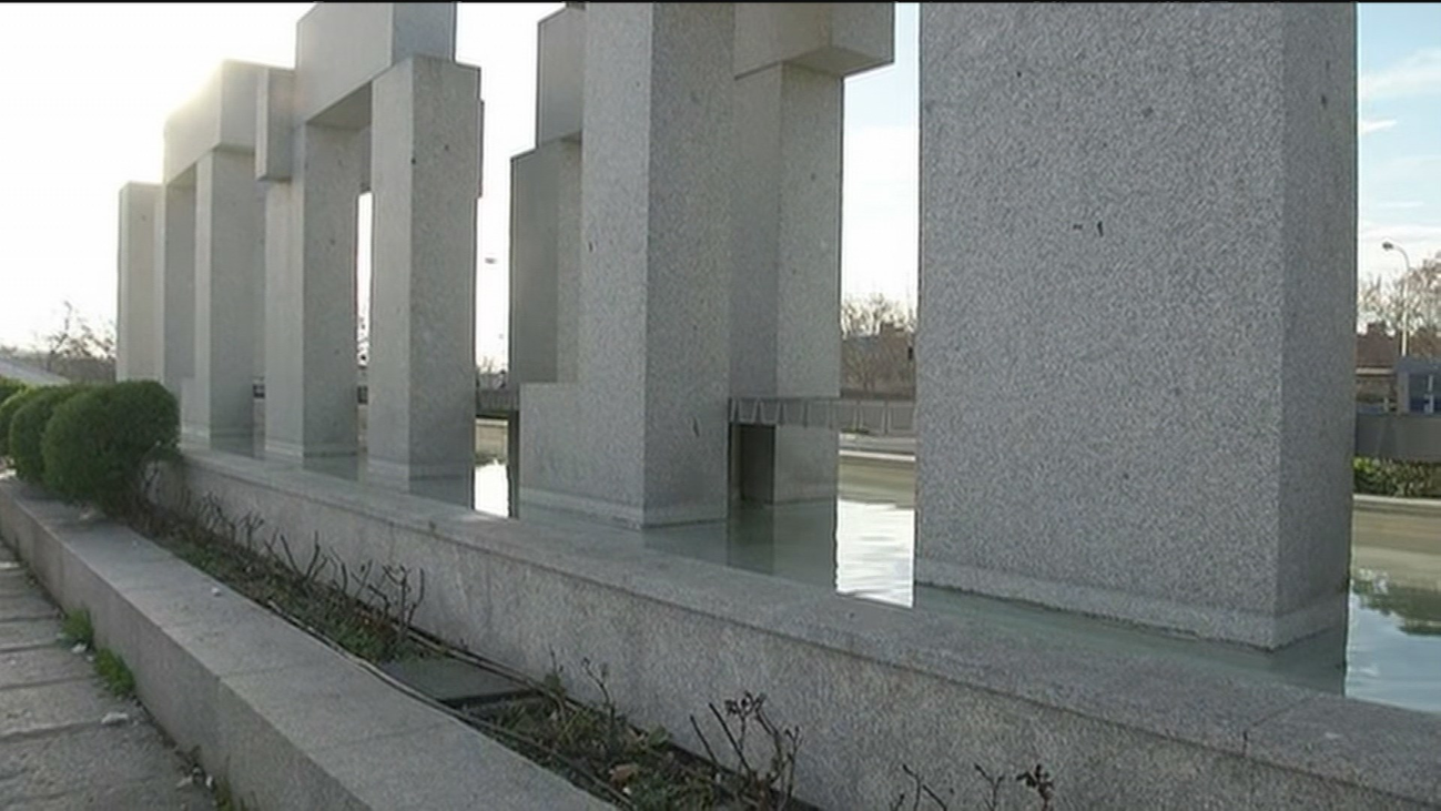 Destrozan el monumento a las víctimas del 11-M en El Pozo
