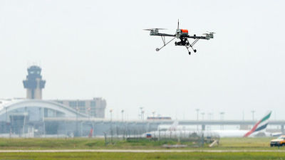 La Guardia Civil cree que el dron que obligó a cerrar Barajas nunca existió
