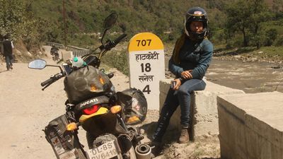 Alicia Sornosa, una aventura solidaria por Senegal en moto