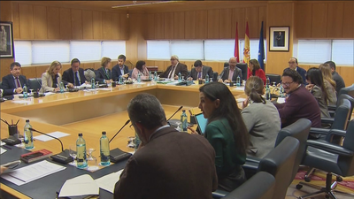 Ayuso se implica en las negociaciones con Vox para desbloquear la rebaja de impuestos