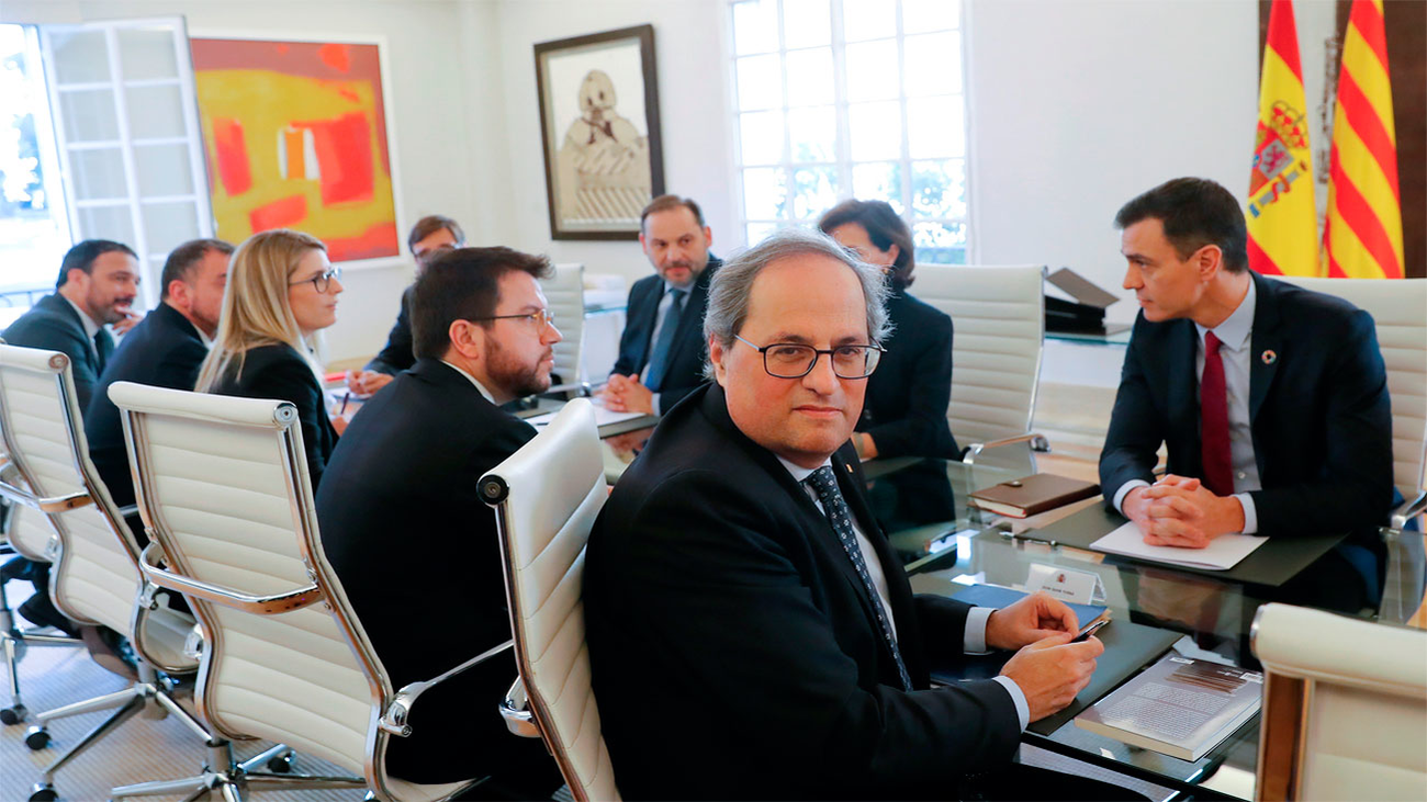 Sánchez y Torra acuerdan que la mesa de diálogo se reunirá mensualmente