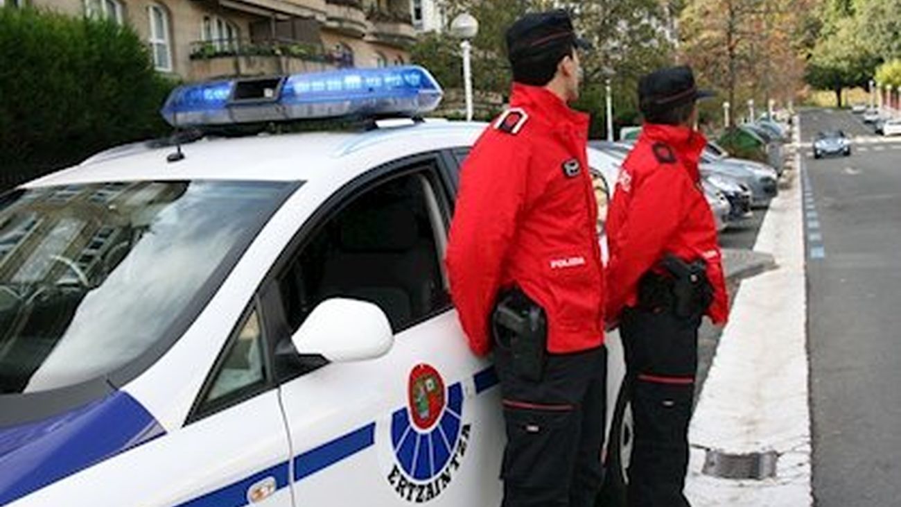 Agentes de la Ertzaintza