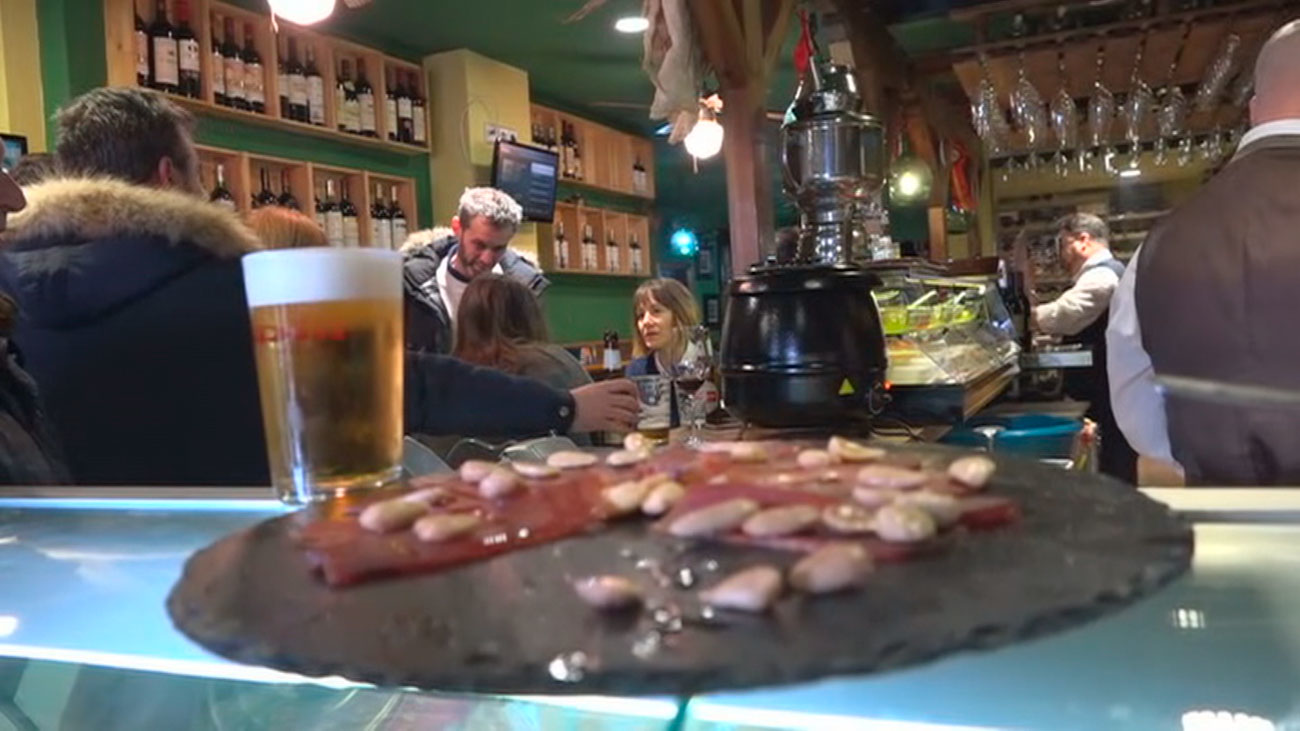 Cierran los bares y crecen los restaurantes