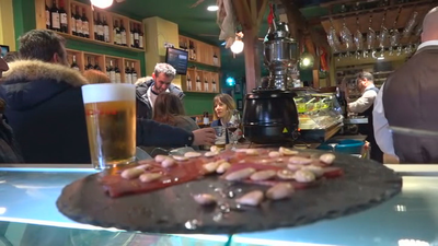 Cierran los bares y crecen los restaurantes