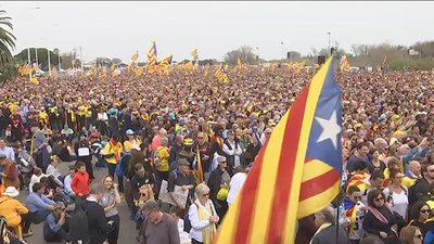 Puigdemont llama a librar la "lucha definitiva" por la independencia