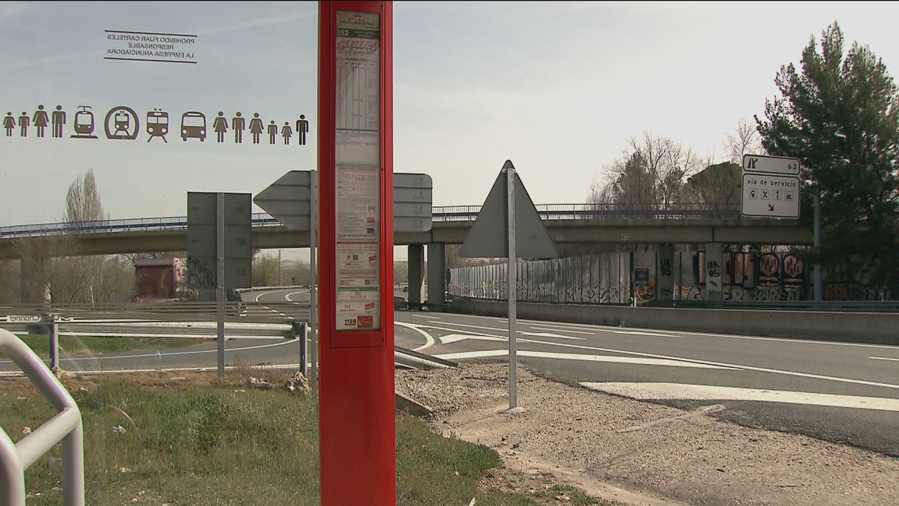 Los jóvenes de Fuentidueña de Tajo se juegan la vida para coger el autobús