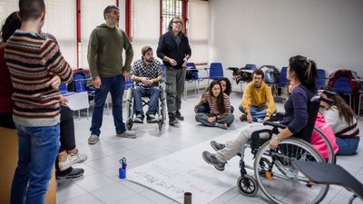 La Comunidad oferta formación para jóvenes en labores de ocio y tiempo libre con personas con discapacidad