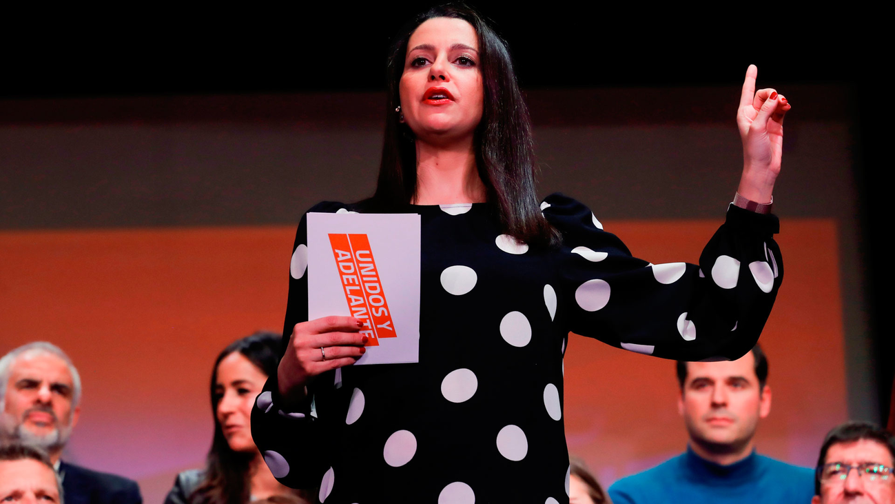 Arrimadas alerta que sin un centro político Sánchez seguirá años en Moncloa