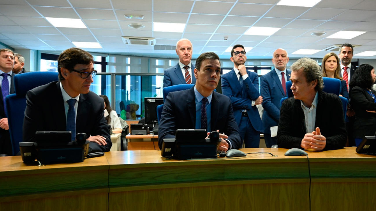 Sánchez visita el Centro de Coordinación de Alertas y agradece la labor de sus profesionales