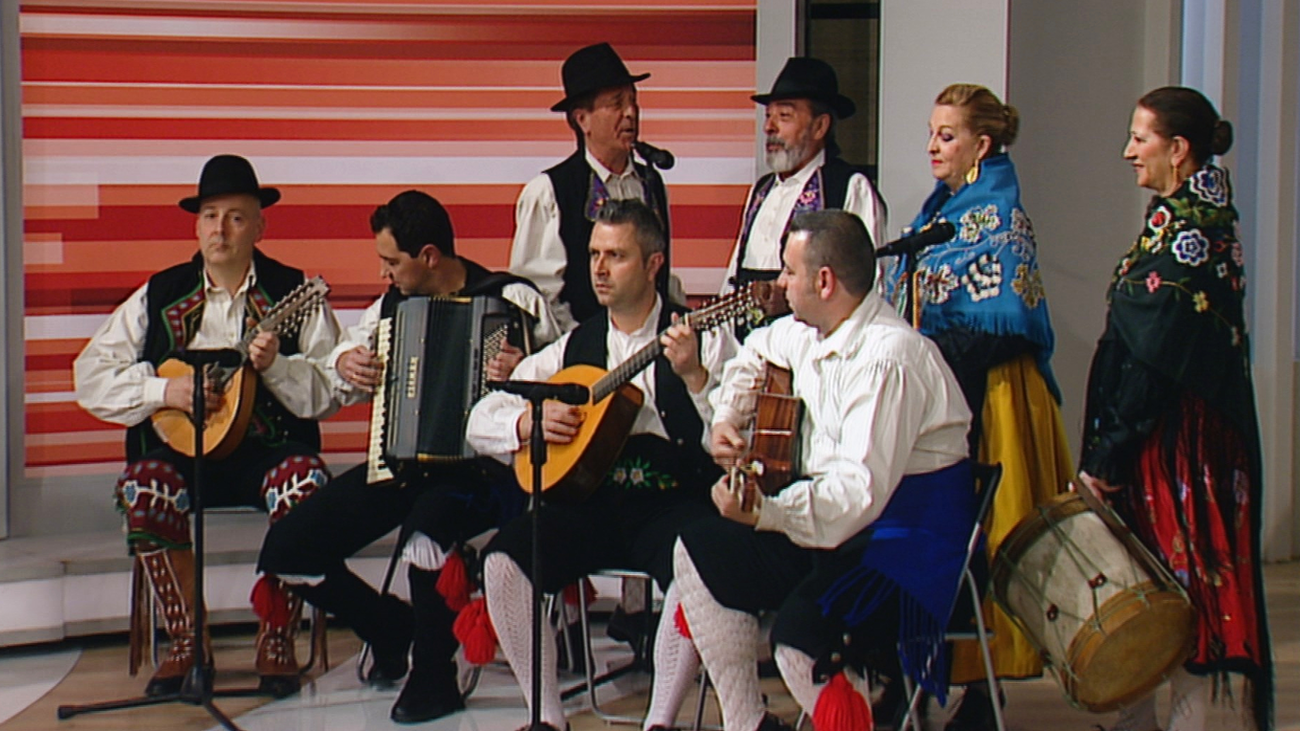 El Grupo Coros y Danzas Villa de Leganés baila la ‘Jota de Siberia’