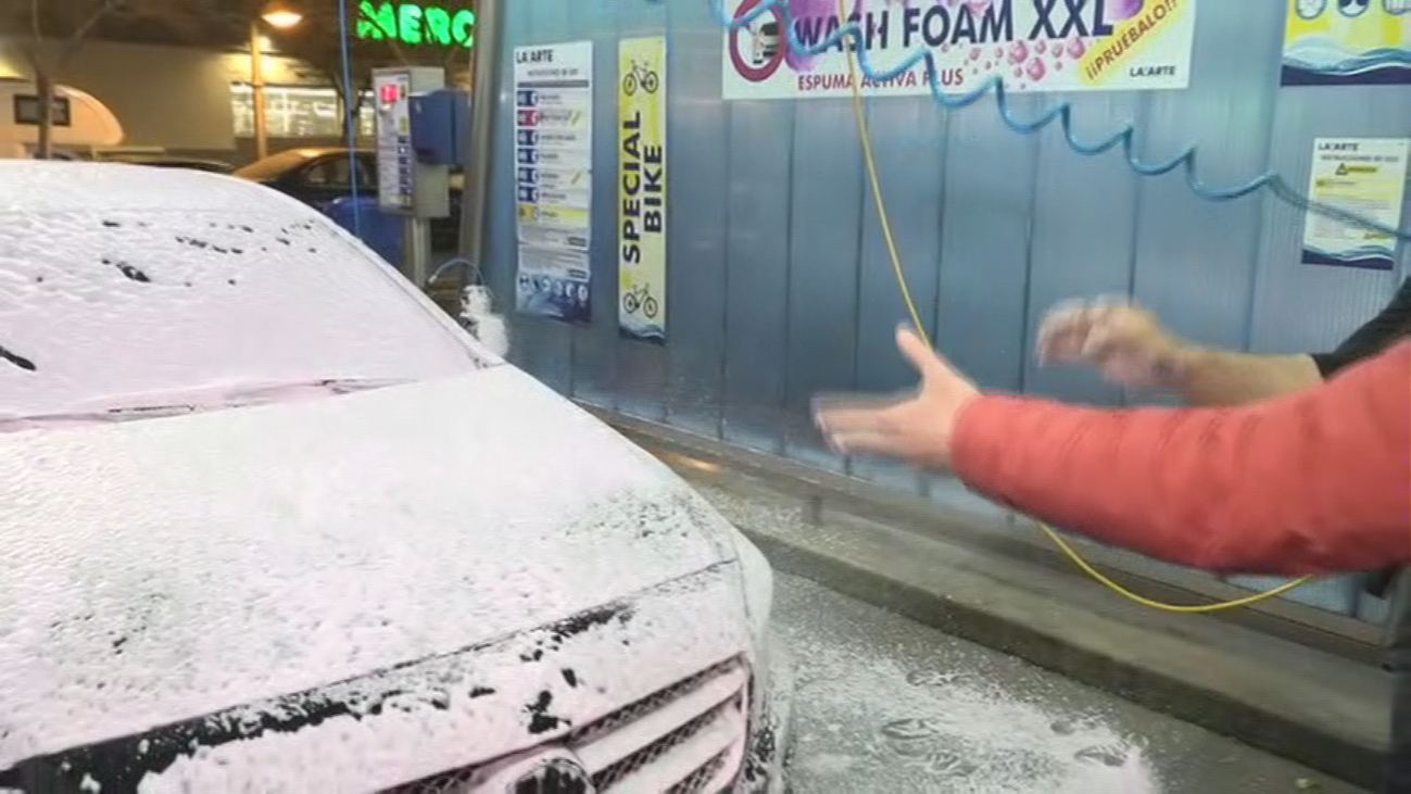 Lanzan una innovadora 'espuma rosa' anti-mosquitos en Coslada