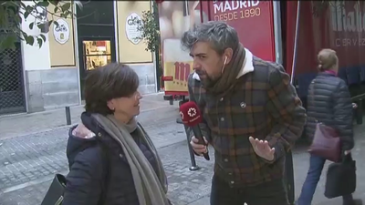 Largas colas a pesar de la suspensión del besapiés de Medinaceli