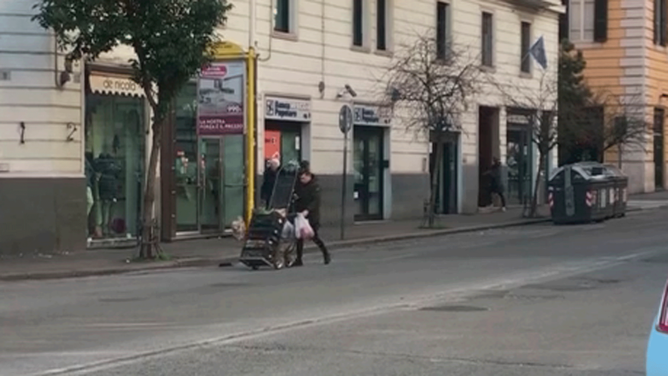 Los italianos responden con resignación al primer día sin clase por el coronavirus