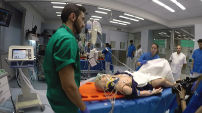 Estudiantes de medicina y enfermería entrenan en un Hospital Simulado en la universidad