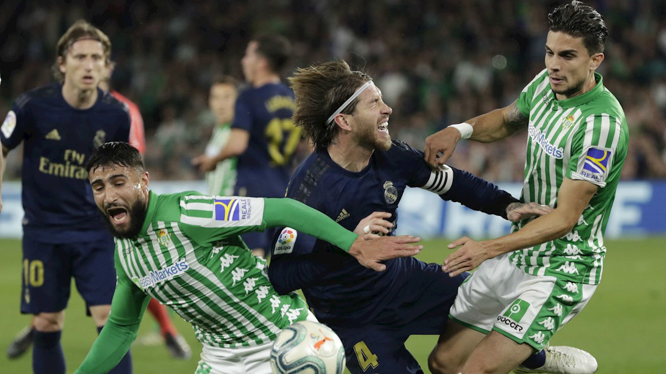 2-1. El Real Madrid cae ante el Betis en un muy mal partido