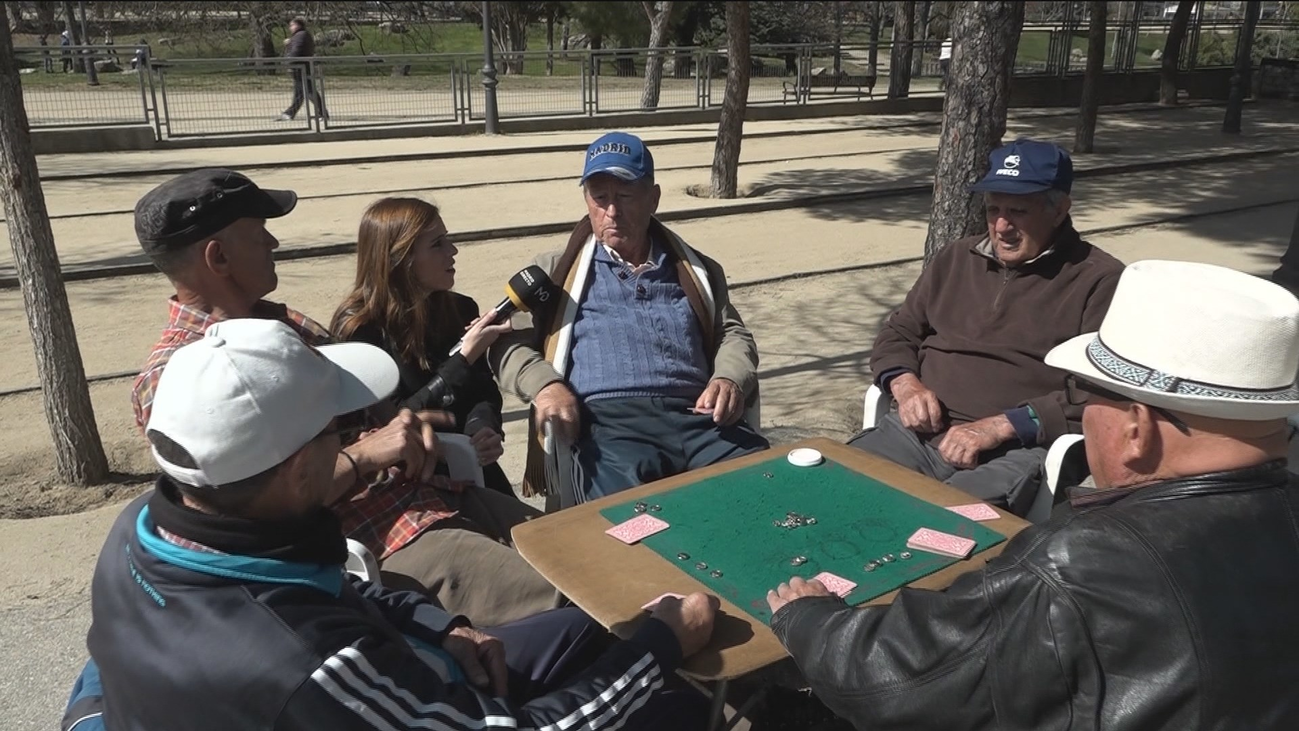 Los mayores buscan alternativas tras el cierre de los centros de día