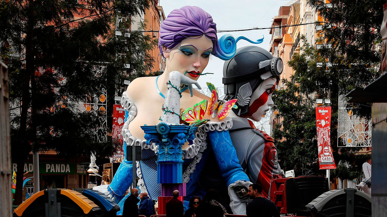 La Generalitat aplaza las Fallas de Valencia por el coronavirus