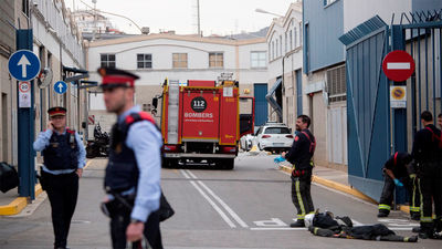 Un muerto, un desaparecido  y 19 heridos en una explosión en una empresa química de Barcelona