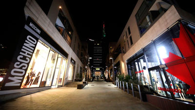 Italia cierra todos los negocios, salvo los de primera necesidad