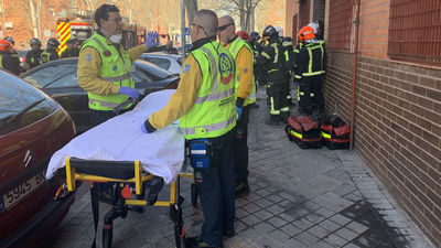 Muere una anciana y cuatro personas intoxicadas en un incendio en San Fermín