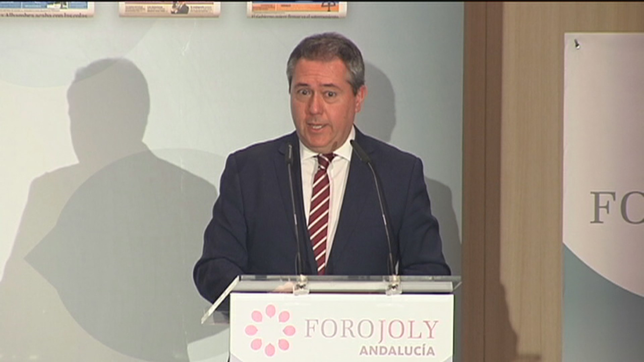 El alcalde Sevilla dice  que la Semana Santa y la Feria "no peligran en este momento"