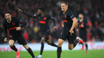 2-3. El Atleti tira de épica, tumba al campeón y ya está en cuartos