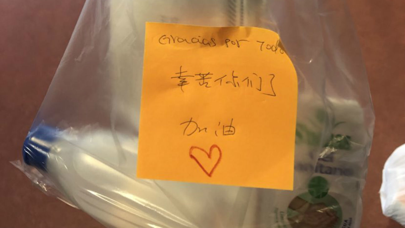 Regalo de dos ciudadanos chinos a la Policía