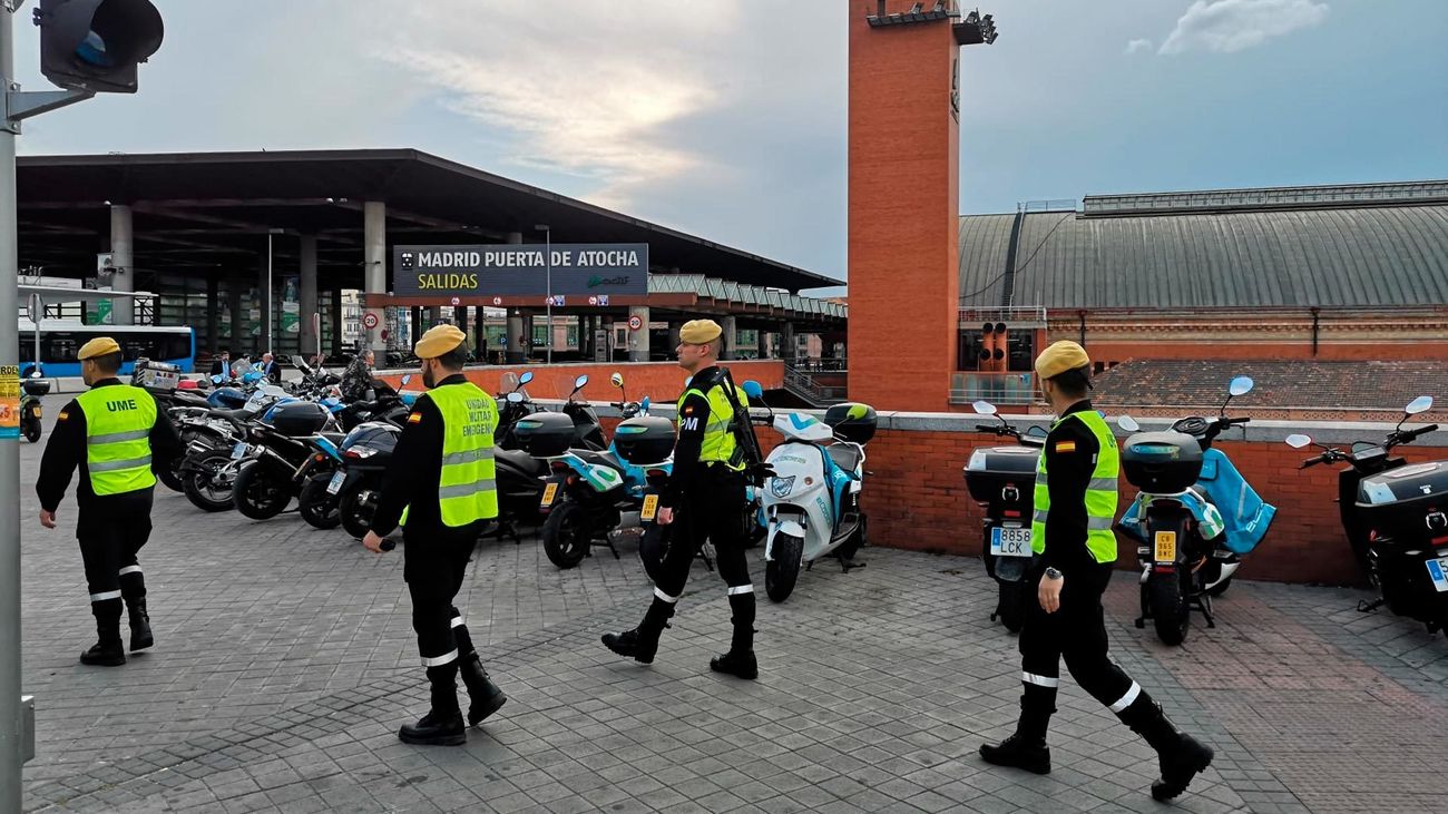Efectivos de la UME se despliegan en Atocha
