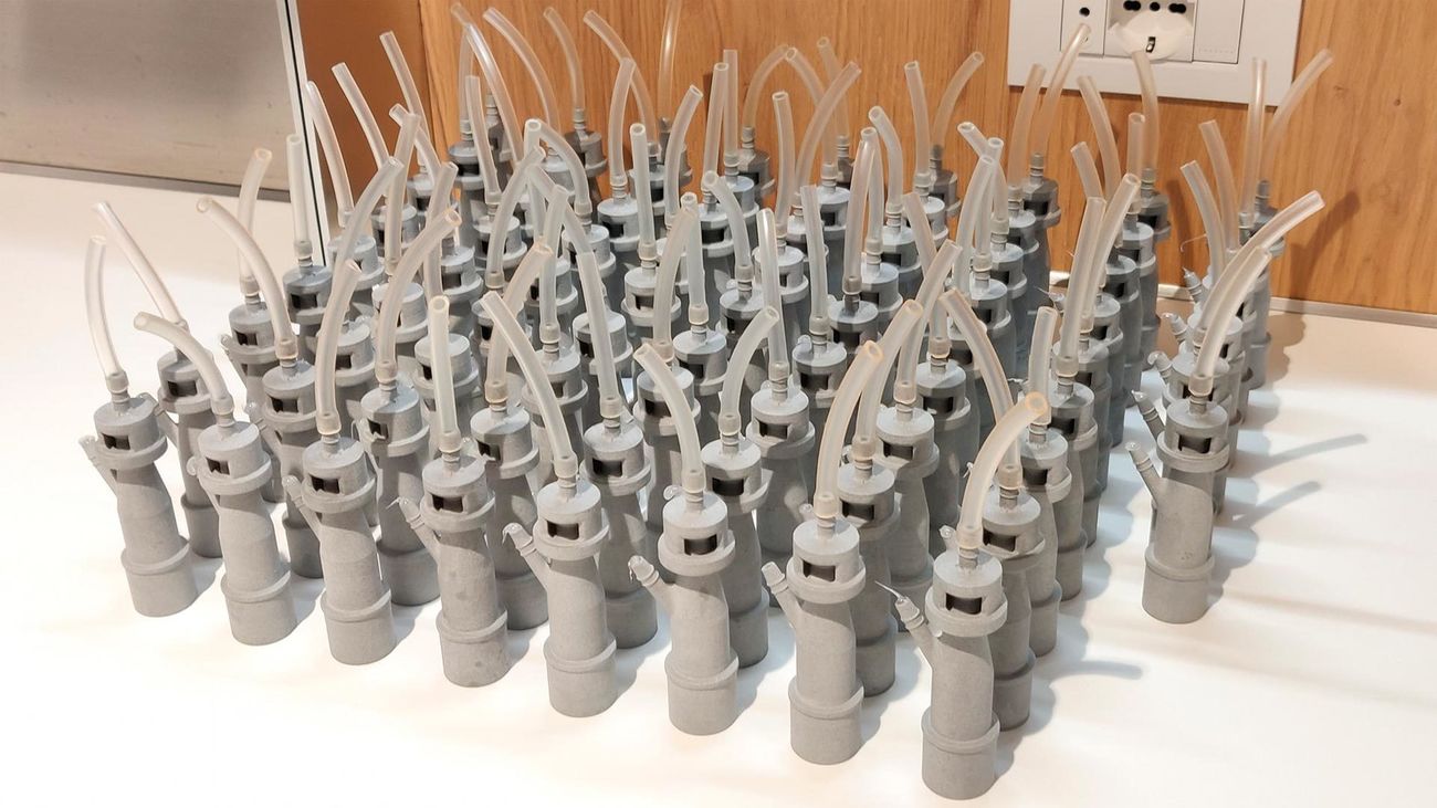 Válvulas para respiradores creadas en Italia en tiempo récord gracias a impresoras 3D