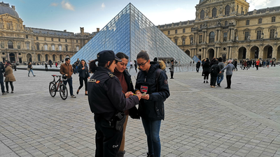 El Gobierno aconseja a los turistas españoles que regresen "cuanto antes"