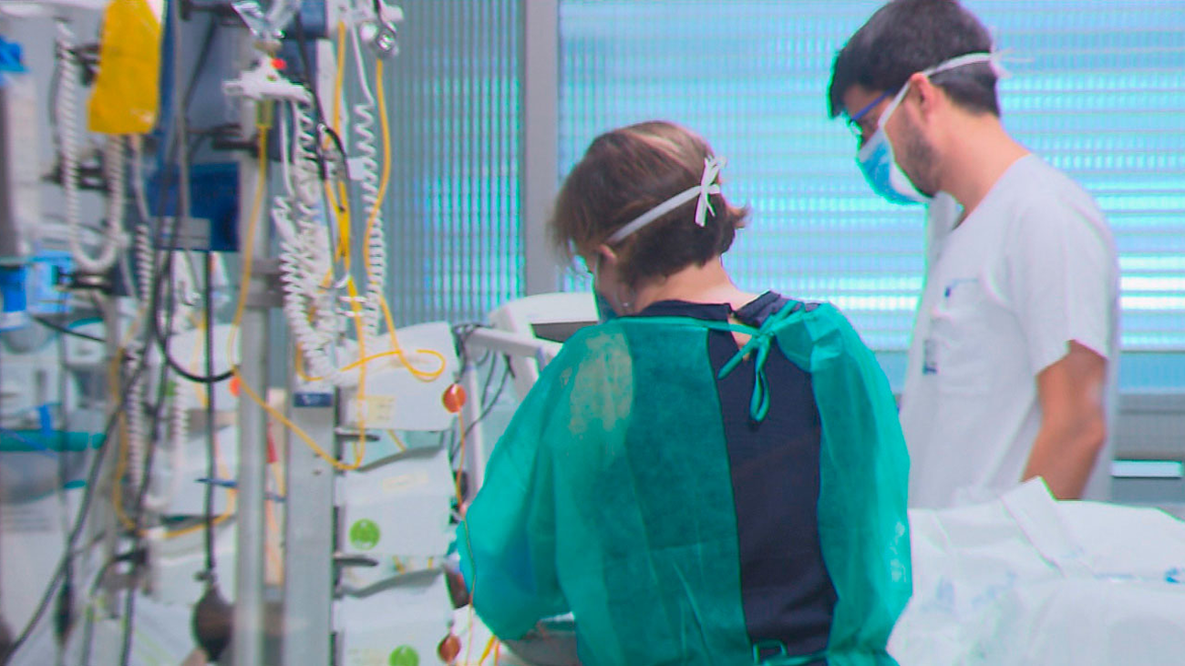 Los hospitales madrileños están al límite y escasea el material sanitario