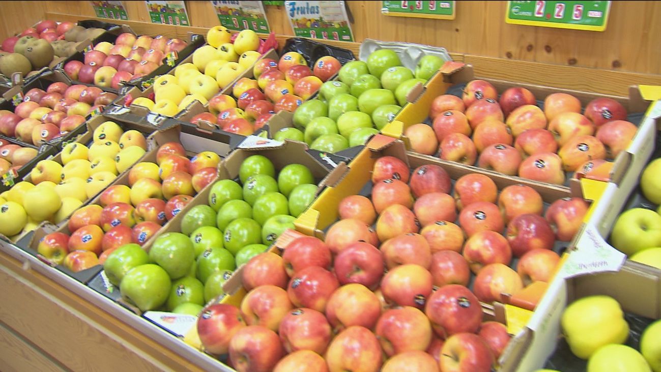 Un total de 26 mercados municipales de Madrid reparten más de 1.800 kilos de fruta a 20 hospitales