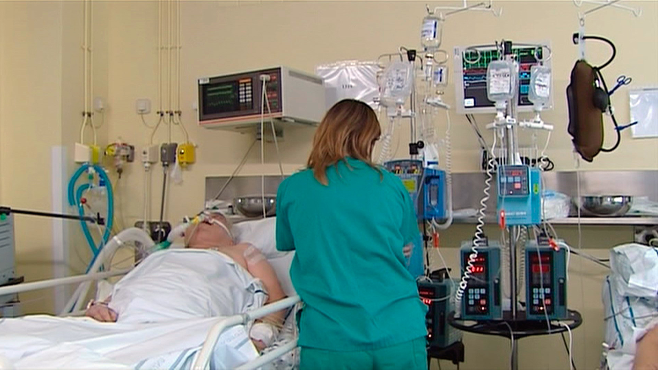 Ayuso anuncia que Madrid va a fabricar material sanitario "a todo tren" y que espera que el Gobierno no se lo impida