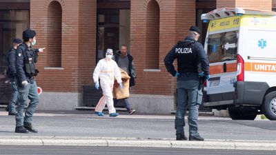 Italia contabiliza 4.825 fallecidos con coronavirus, 793 más en 24 horas