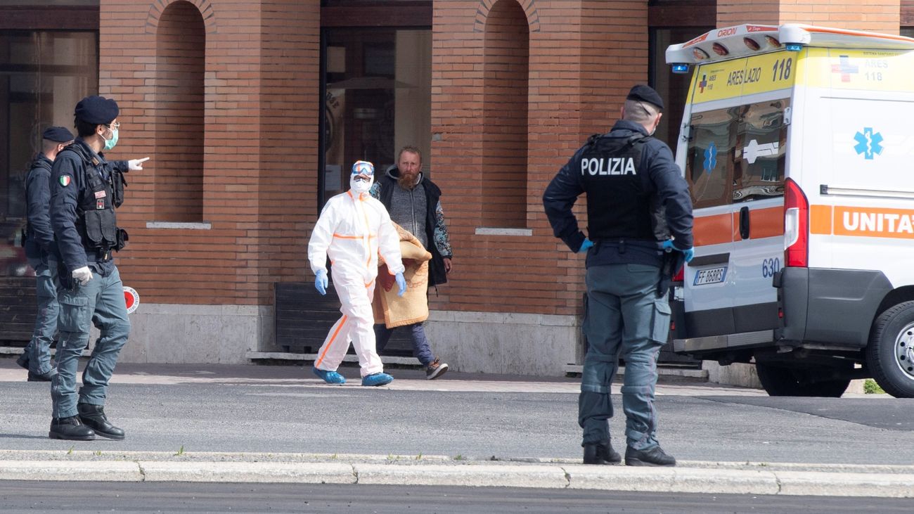 Italia contabiliza 4.825 fallecidos con coronavirus, 793 más en 24 horas