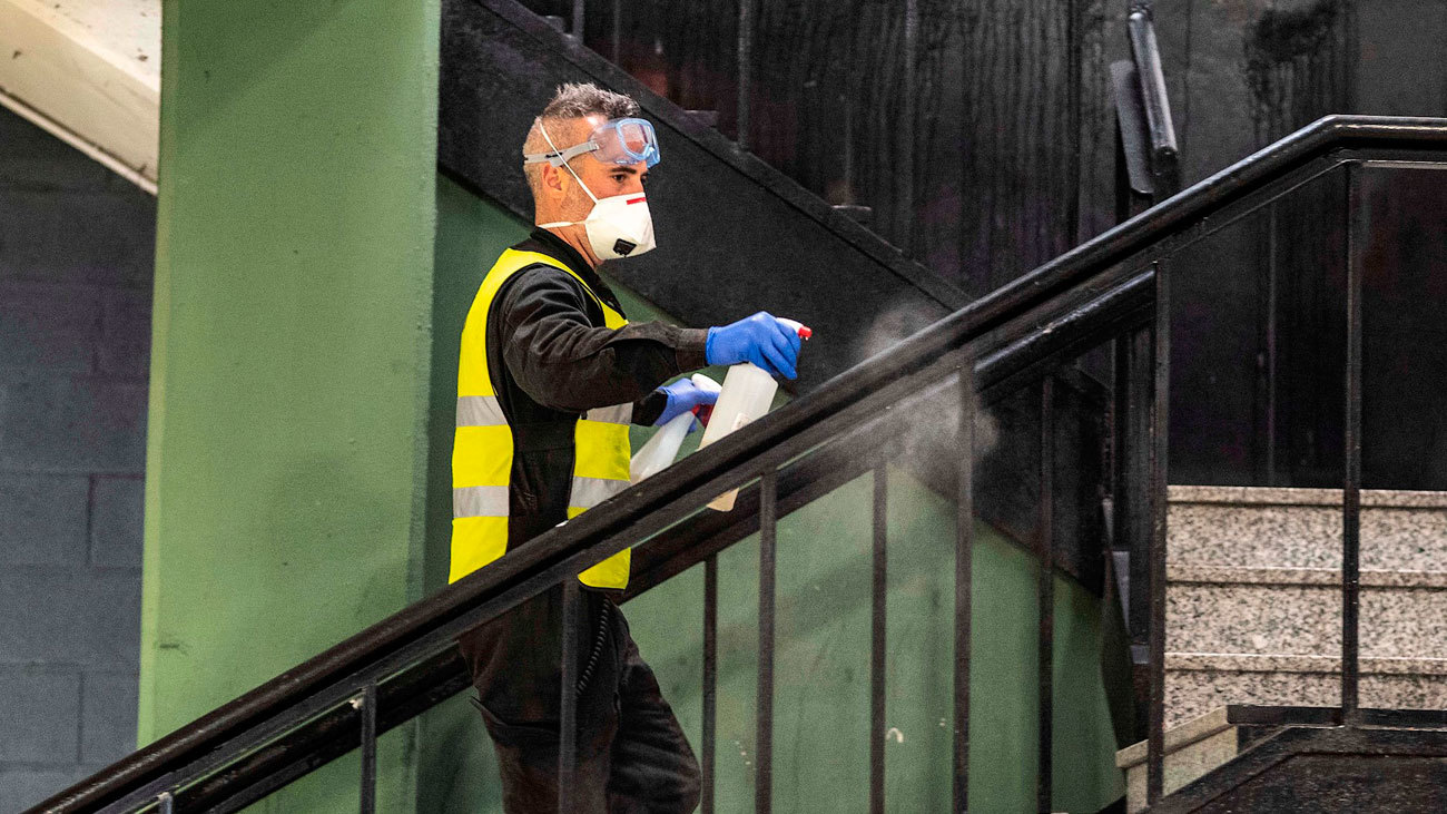 La UME desinfecta las instalaciones de Mercamadrid