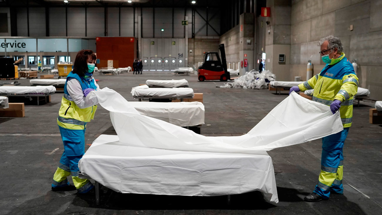 Los primeros pacientes de Ifema pasan la noche en el recinto ferial