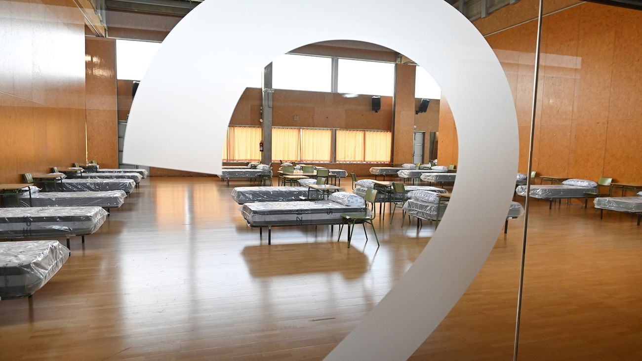 Vista del pabellón deportivo Rector Gala del Campus de la Universidad de Alcalá de Henares, donde se va a instalar un hospital de campaña.