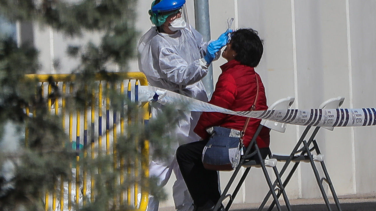 El Gobierno ordena regular los precios de los test en la sanidad privada para evitar abusos