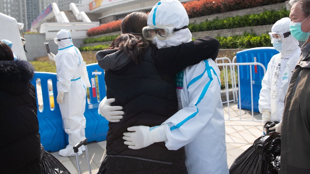 Los habitantes de Hubei celebran el fin de la cuarentena