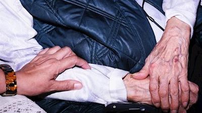 La Comunidad permite visitas a enfermos terminales en residencias