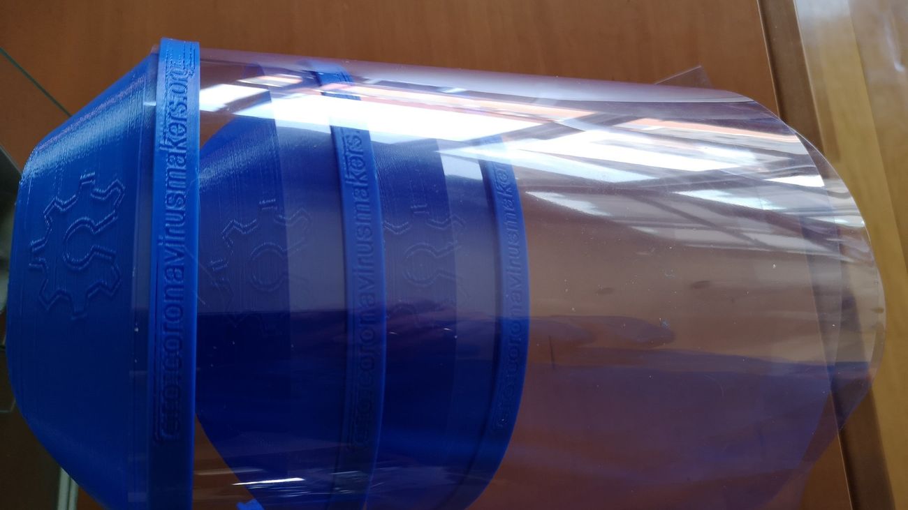 Grupo de ‘makers’ de Aranjuez entregan 20 viseras al Hospital del Tajo