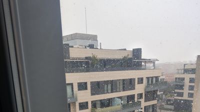 La nieve vuelve a todo Madrid, que está en aviso amarillo hasta este martes