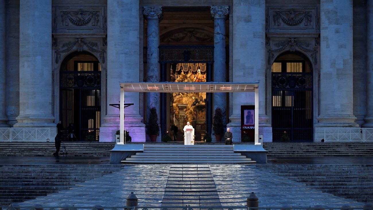 ¿Por qué es tan relevante la bendición "Urbi et Orbi" que ha impartido el Papa?