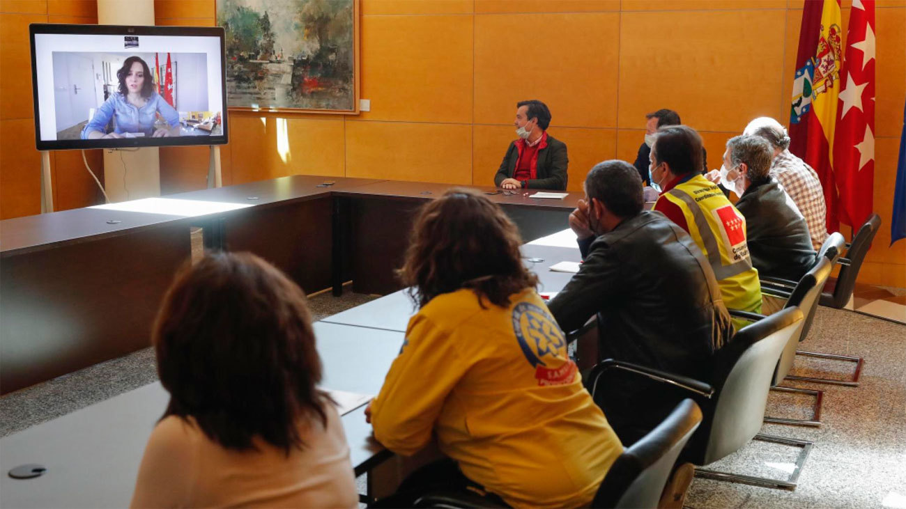Díaz Ayuso agradece el esfuerzo de los profesionales del Hospital de la Comunidad en IFEMA
