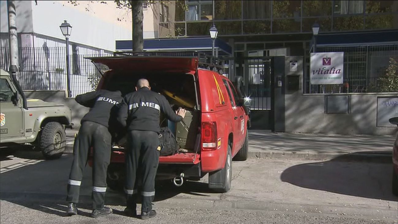 La UME traslada seis fallecidos de una residencia de ancianos de Leganés