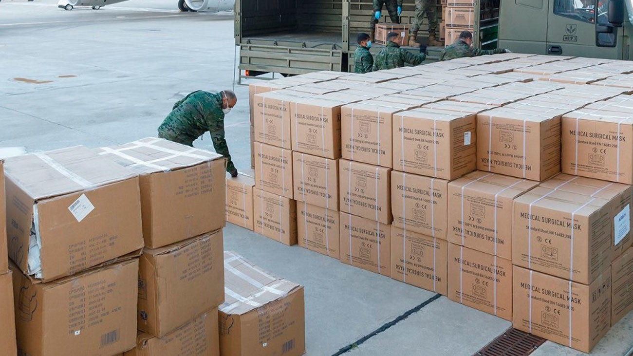 Llega el primer vuelo con 20 toneladas de productos sanitarios de China