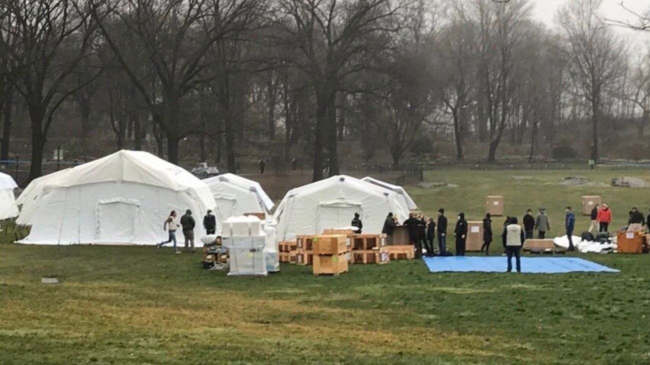 Nueva York levanta un hospital de campaña en Central Park para atender a miles de infectados