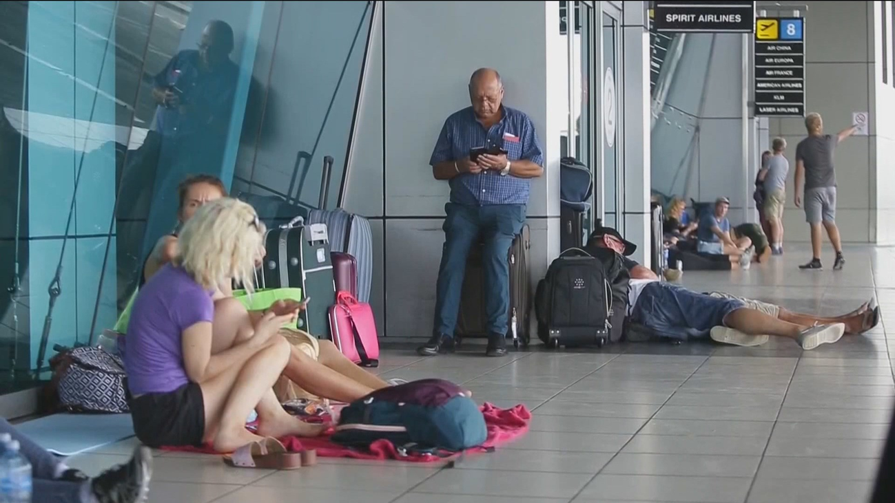 Miles de españoles continúan atrapados en el extranjero por el coronavirus